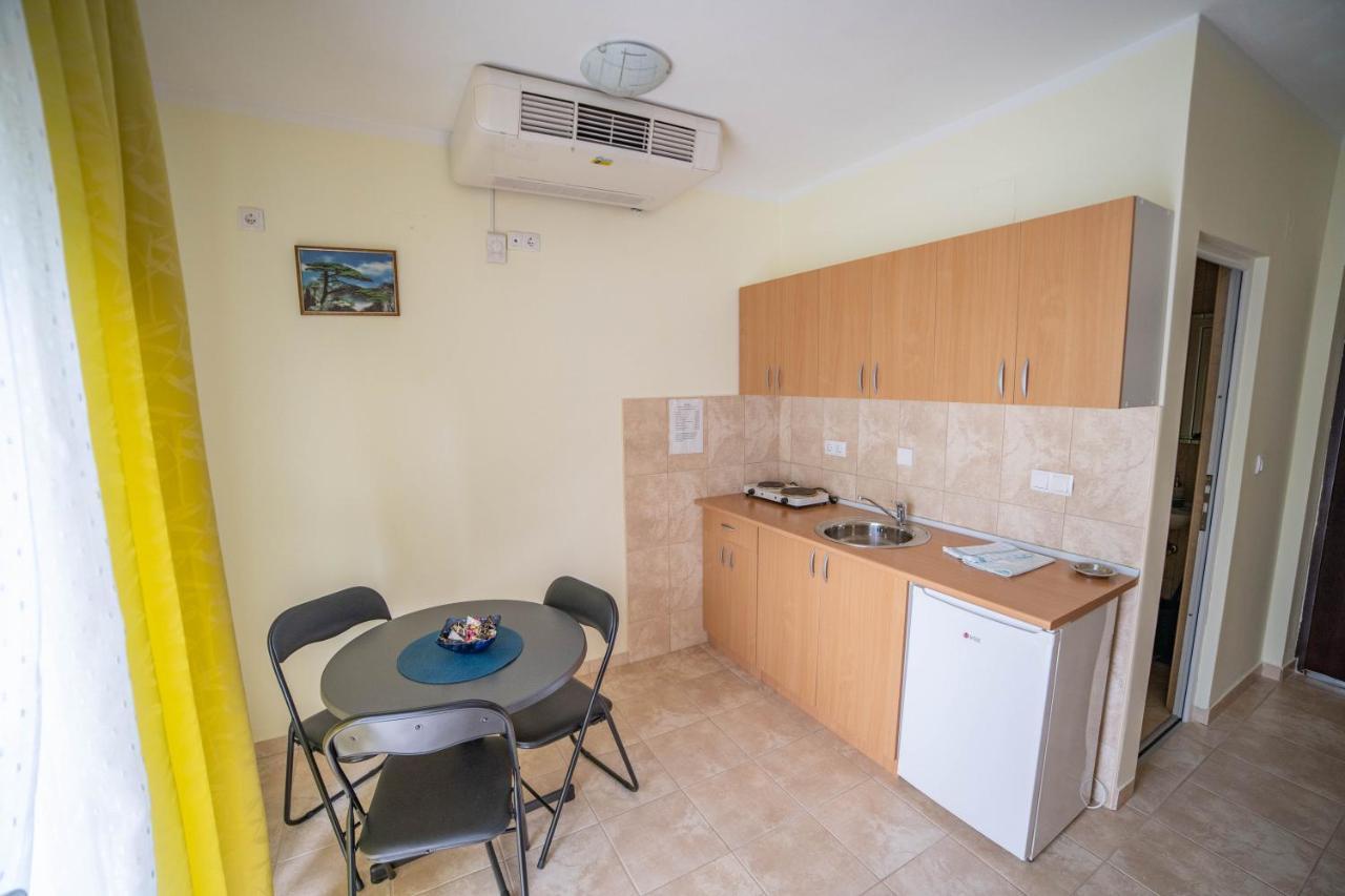 Aparthotel Prenociste Leona Veliko Gradište Esterno foto